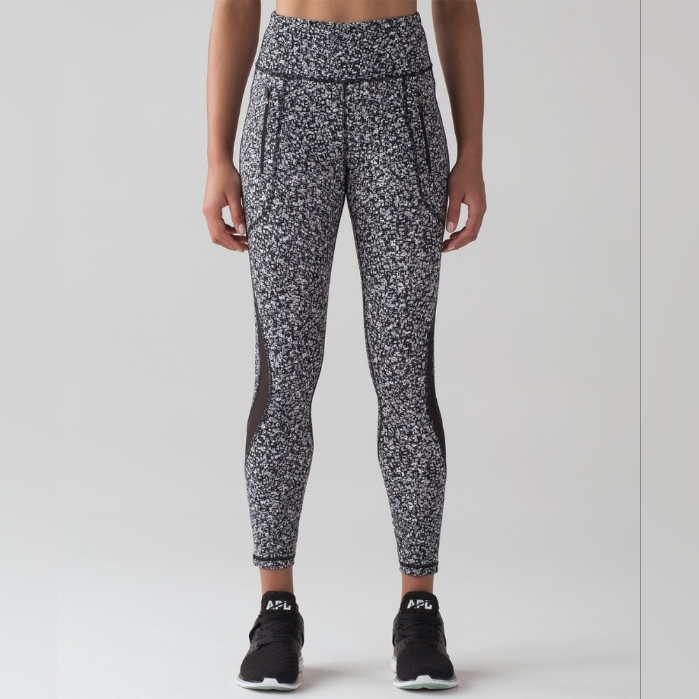 Lululemon Invigorate 7/8 Tight 25" Leggings Daisy Dust Alpine White Black Size 2